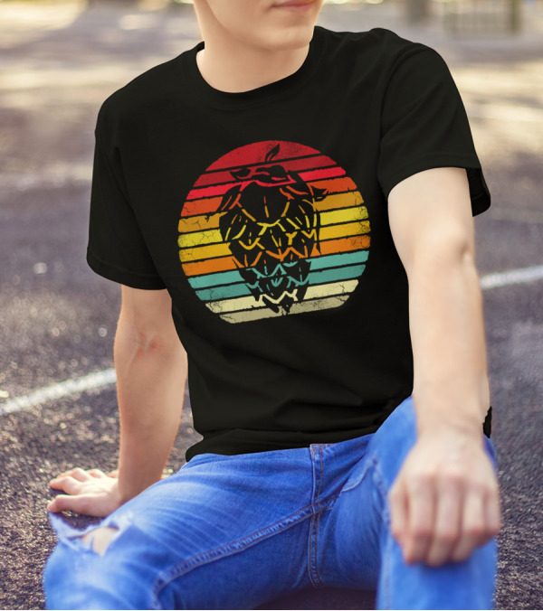Vintage Hops Leaf Beer Brewing IPA Retro Sunset Stripes T-Shirt