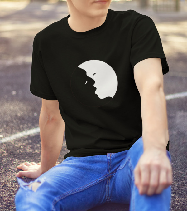Yin And Yang Lovers Kiss Contrast Circle T-Shirt