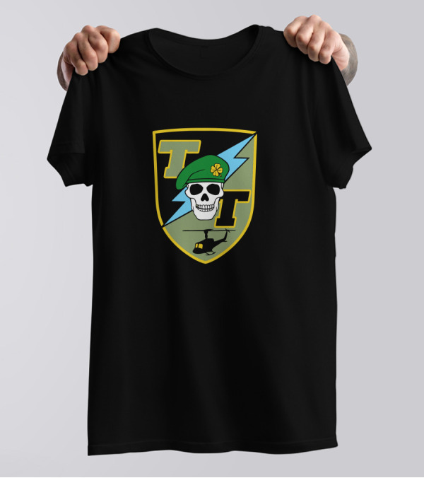 Tropic Thunder Lead Farmer Skull Beret Helicopter Badge T-Shirt