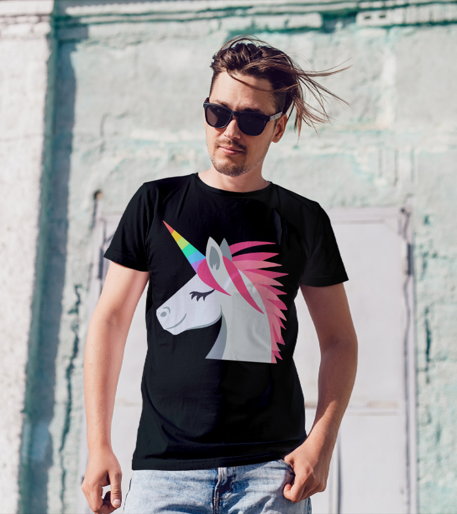 Cute Unicorns Head With Rainbow Horn And Pink Mane T-Shirt