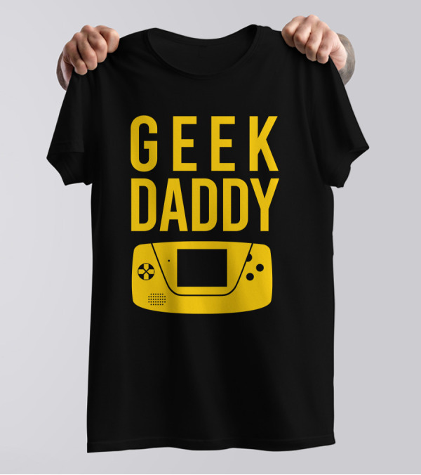 GEEK DADDY Retro Handheld Console Enthusiast T-Shirt