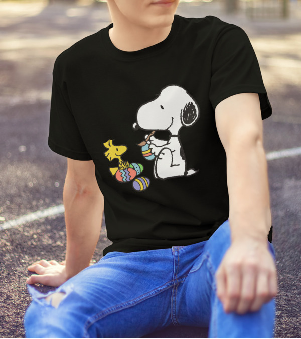 Peanuts Snoopy Woodstock Painting Colorful Easter Eggs T-Shirt