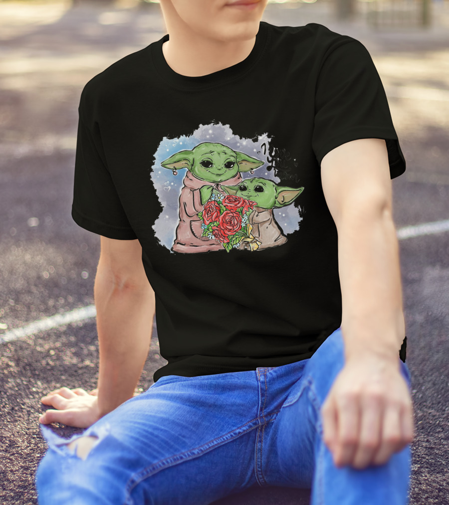 I Love You Mom Yoda Holding Flowers T-Shirt