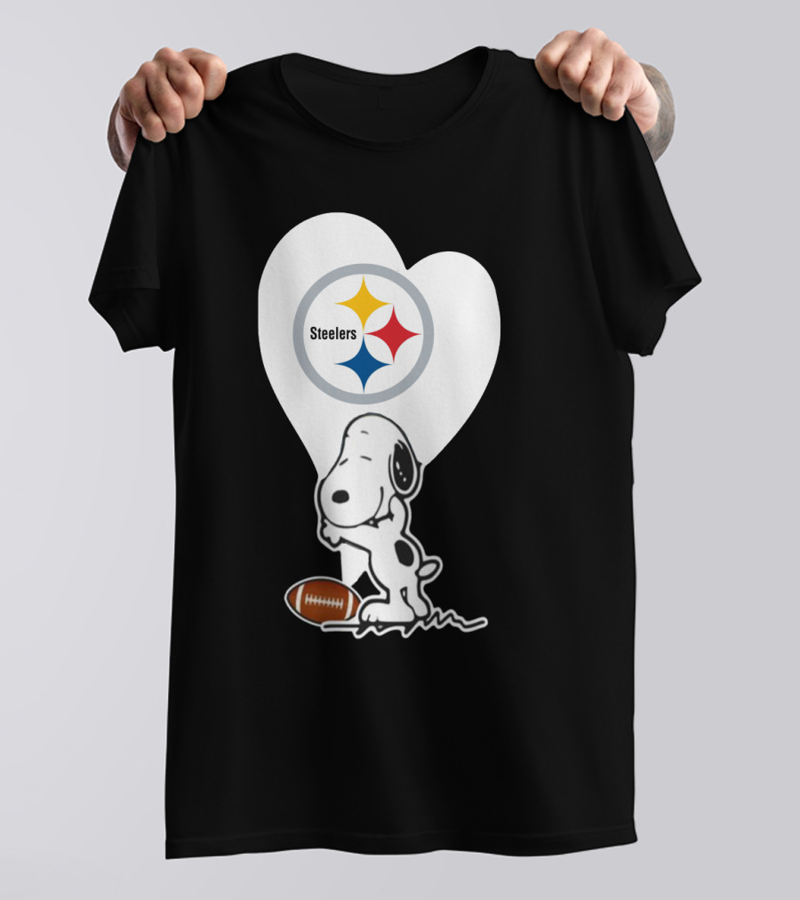 Pittsburgh Steelers Snoopy Heart And Football T-Shirt
