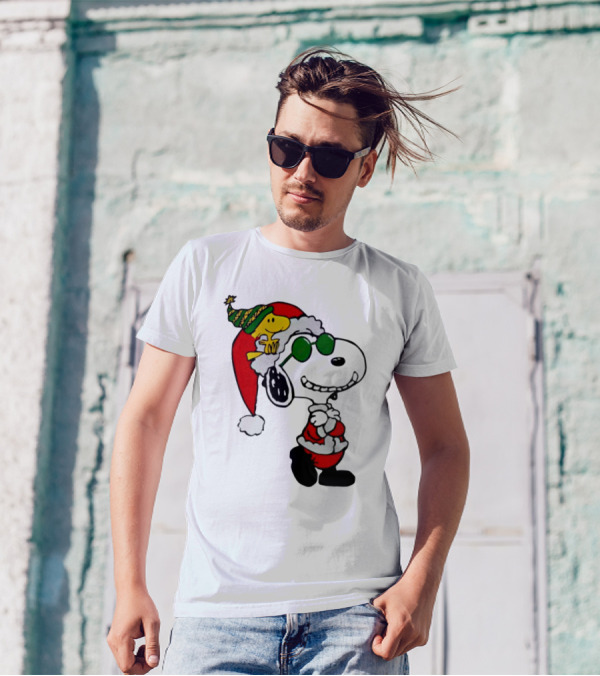 Snoopy And Woodstock Peanuts Merry Christmas Santa Hat And Sunglasses T-Shirt