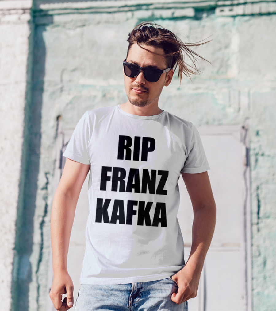 Gatamiseravel RIP Franz Kafka T-Shirt