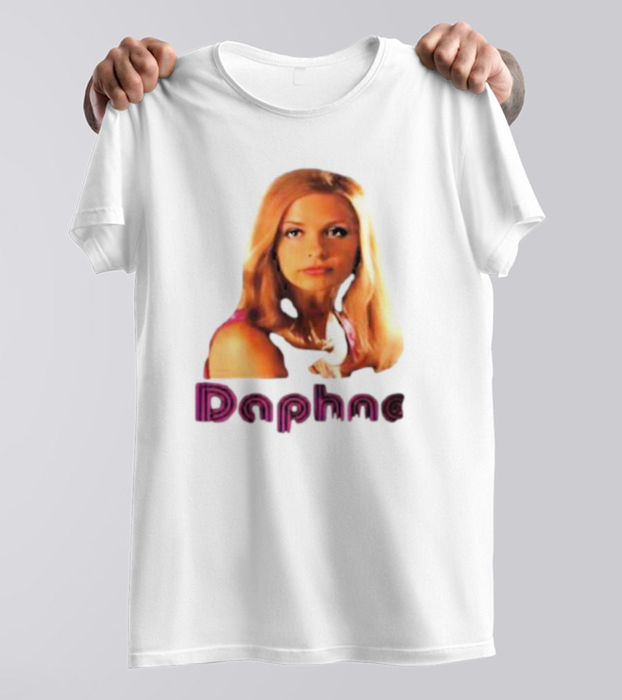 Sarah Michelle Gellar As Daphne In Scooby-Doo Movie T-Shirt