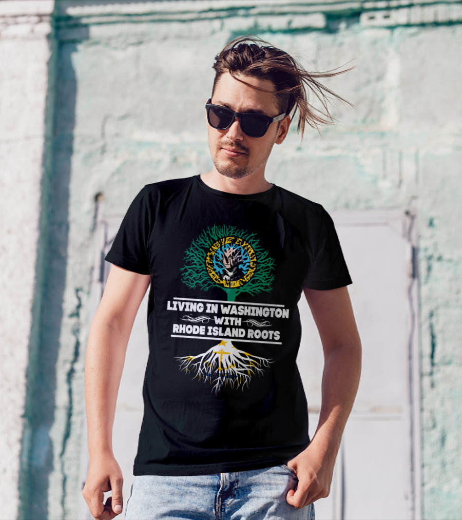 Living In Washington With RHODE ISLAND Roots Showing Celtic Style Tree And Chain Link Circle T-Shirt