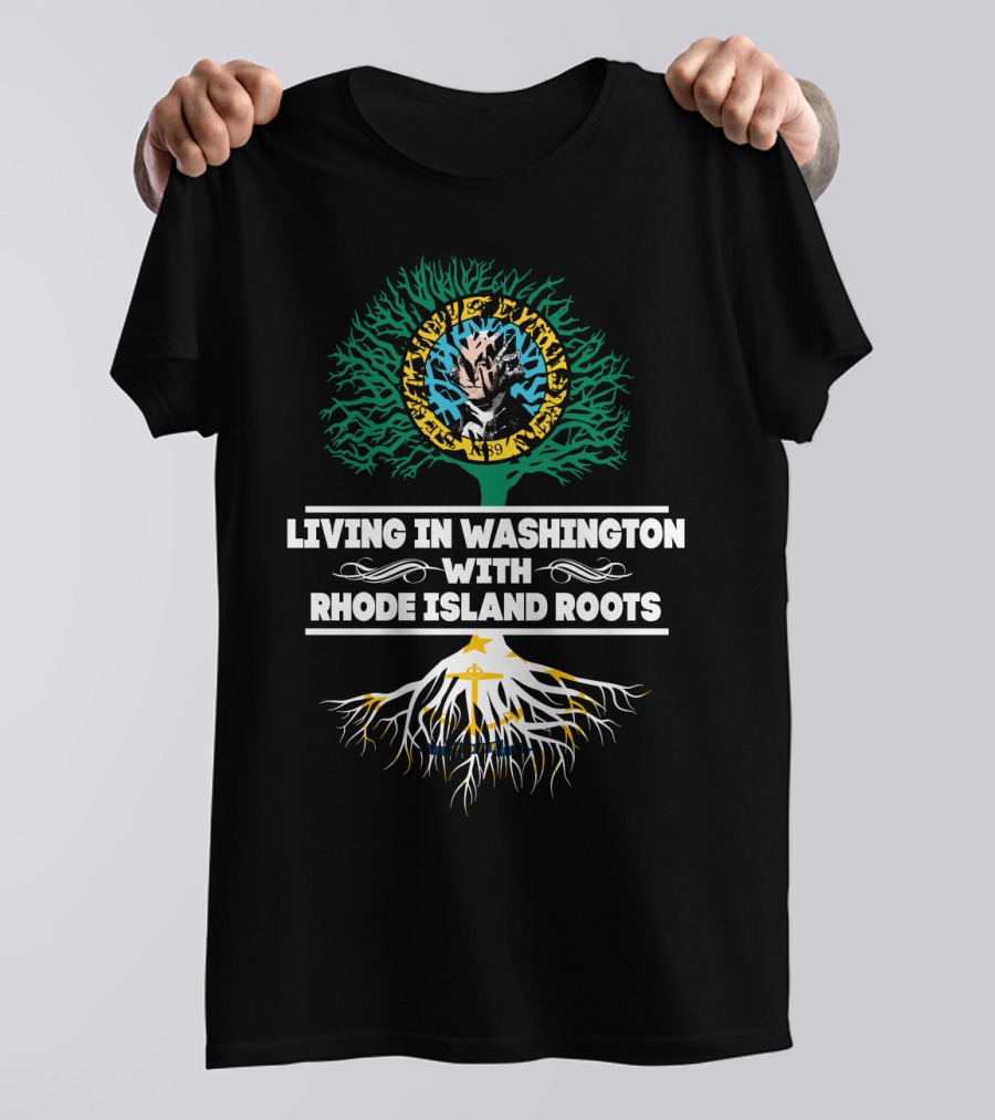 Living In Washington With RHODE ISLAND Roots Showing Celtic Style Tree And Chain Link Circle T-Shirt