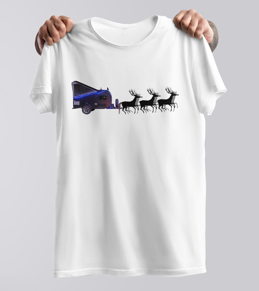 Trailers Coachmen Reindeer Pulling Holiday Camper Scene T-Shirt