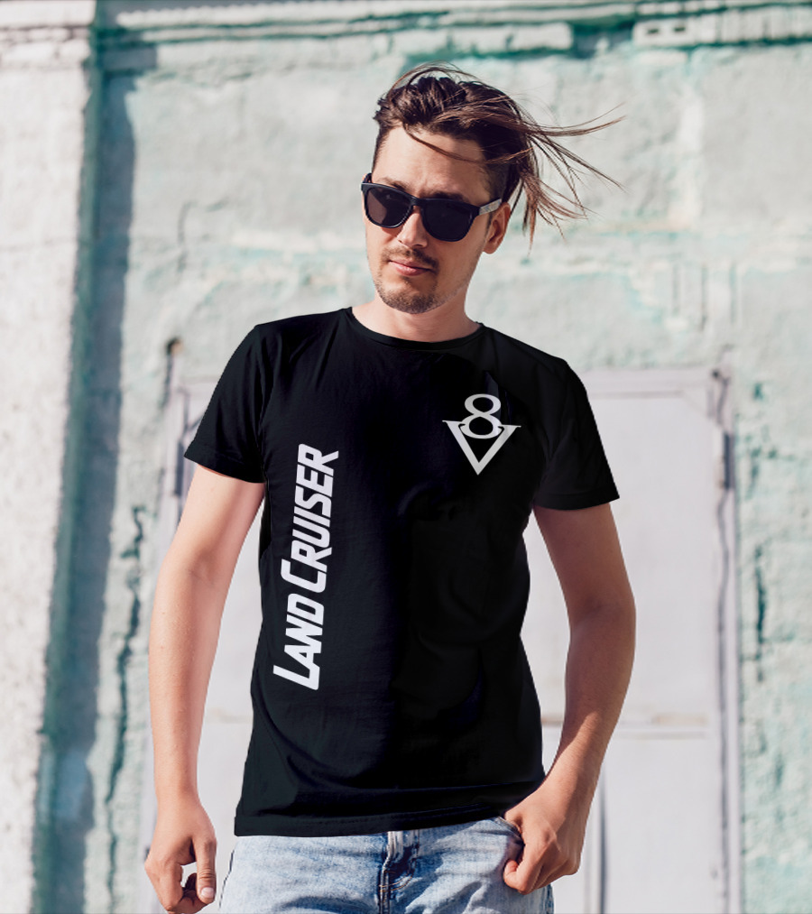 LAND CRUISER V8 T-Shirt