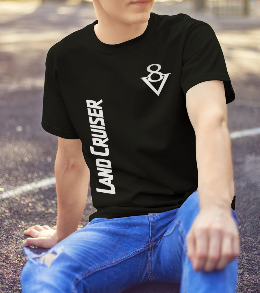 LAND CRUISER V8 T-Shirt