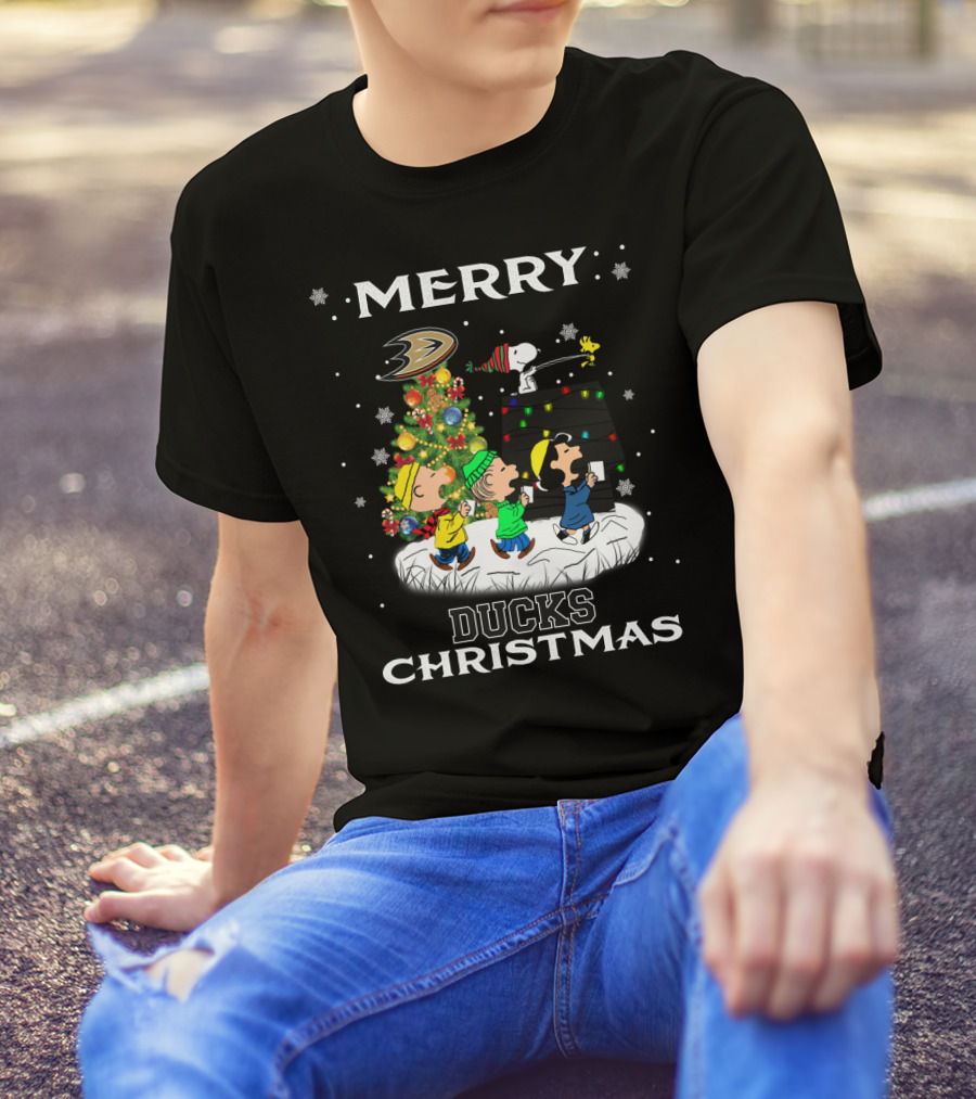 Merry Anaheim Ducks Christmas With Snoopy And Friends T-Shirt