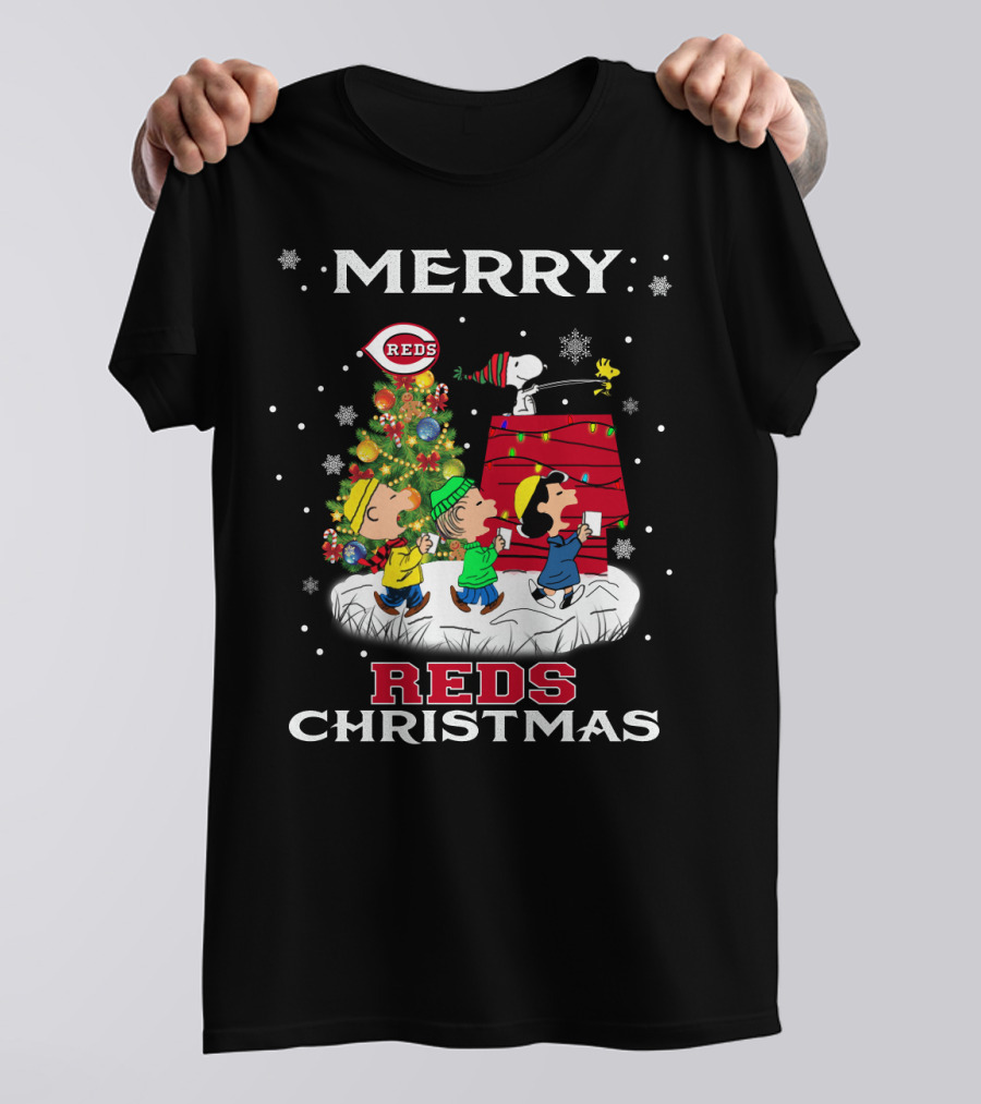 Merry Cincinnati Reds Christmas Snoopy Charlie Brown Woodstock T-Shirt