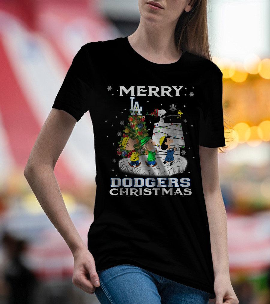 Merry Dodgers Christmas Snoopy And Friends Celebrate With La Dodgers Theme T-Shirt