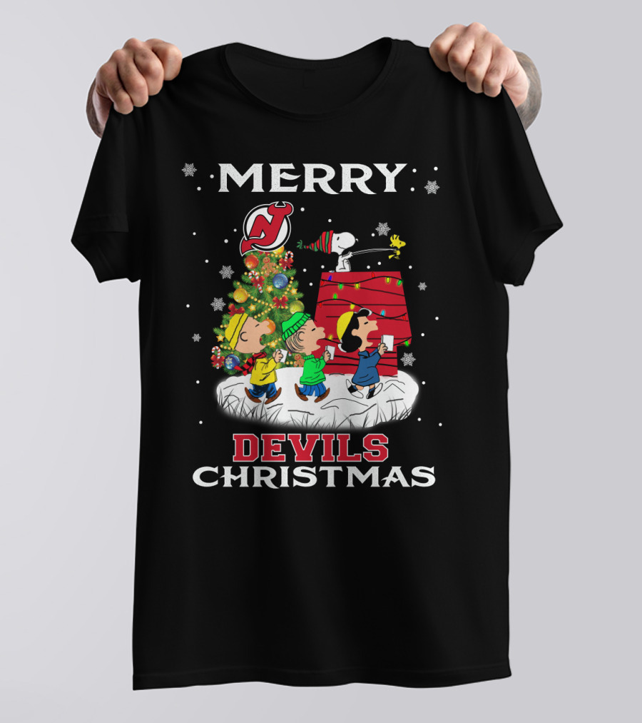 Merry New Jersey Devils Christmas With Snoopy And Friends T-Shirt