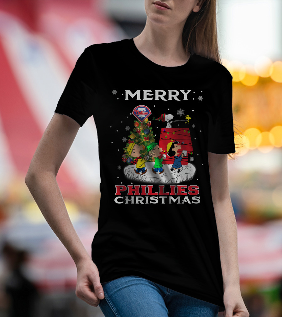 Merry Phillies Christmas Snoopy And Friends Tree T-Shirt