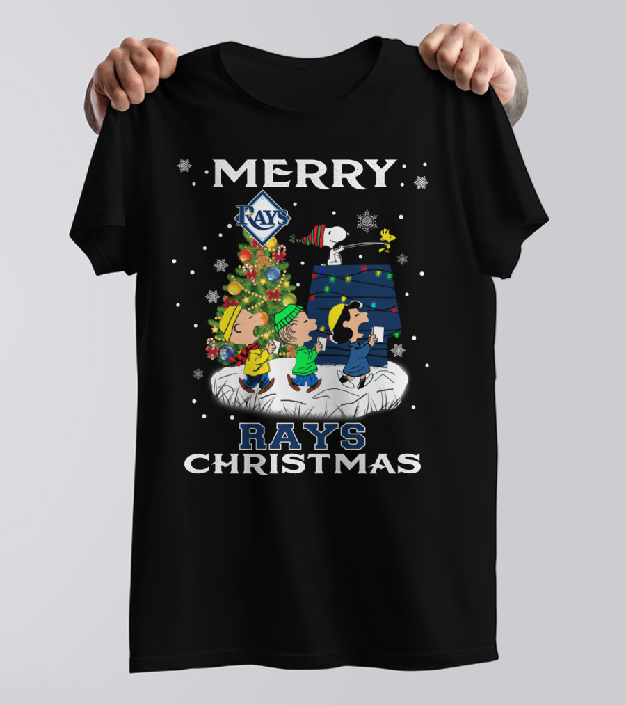 Merry Christmas Tampa Bay Rays Snoopy Fans Charlie Brown Peanuts Holiday Snowflakes T-Shirt