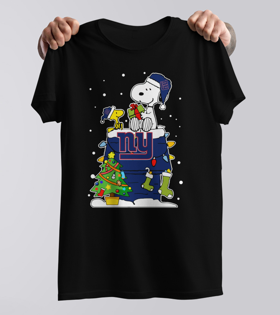 New York Giants Snoopy Christmas Peanuts Winter Football T-Shirt