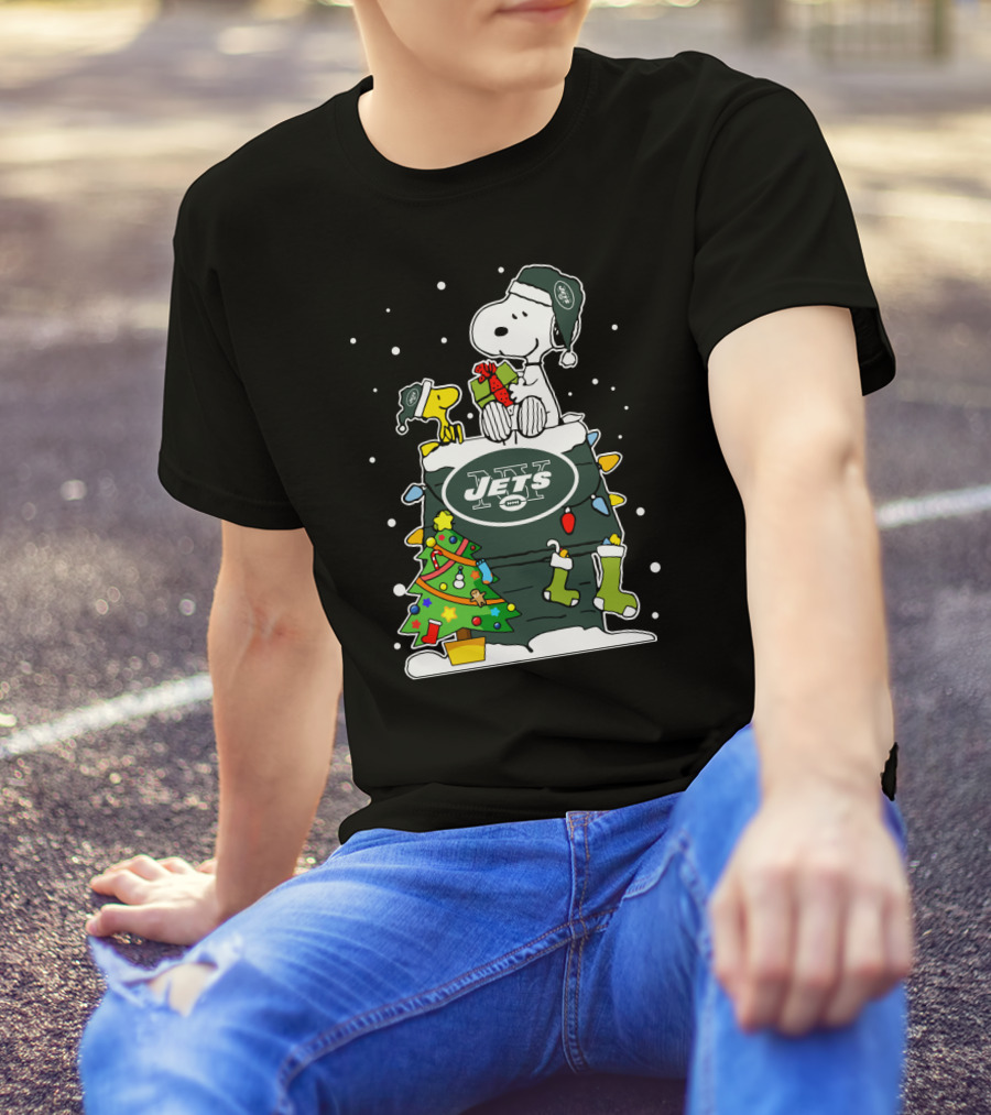 New York Jets Snoopy And Woodstock Christmas Gift With Tree And Snowflakes T-Shirt