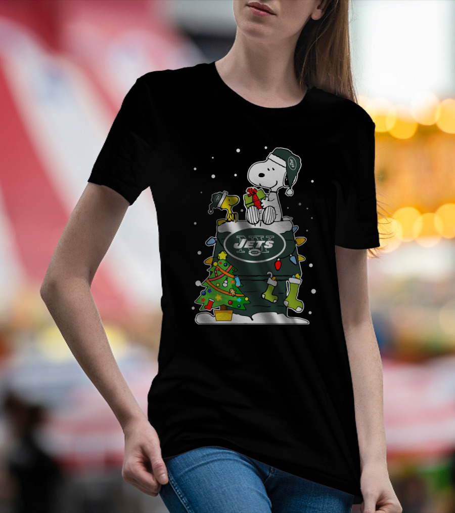 New York Jets Snoopy And Woodstock Christmas Gift With Tree And Snowflakes T-Shirt