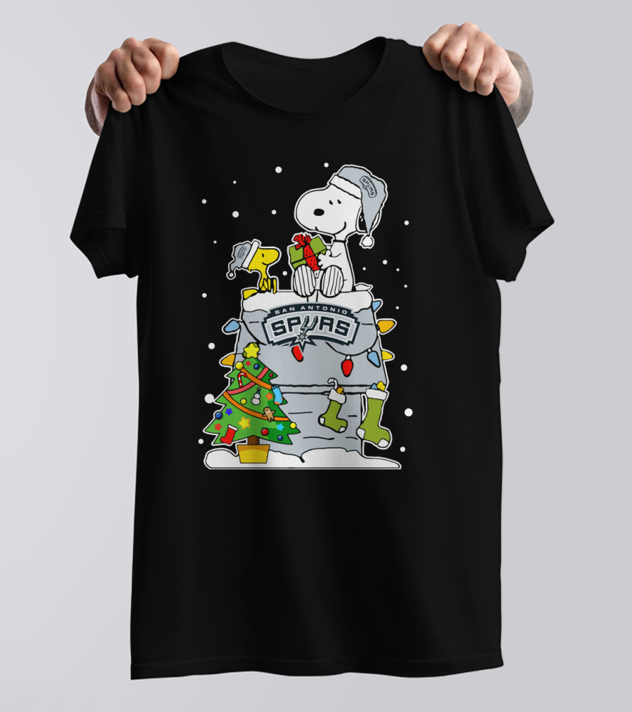 San Antonio Spurs Snoopy Christmas Peanuts Fans T-Shirt