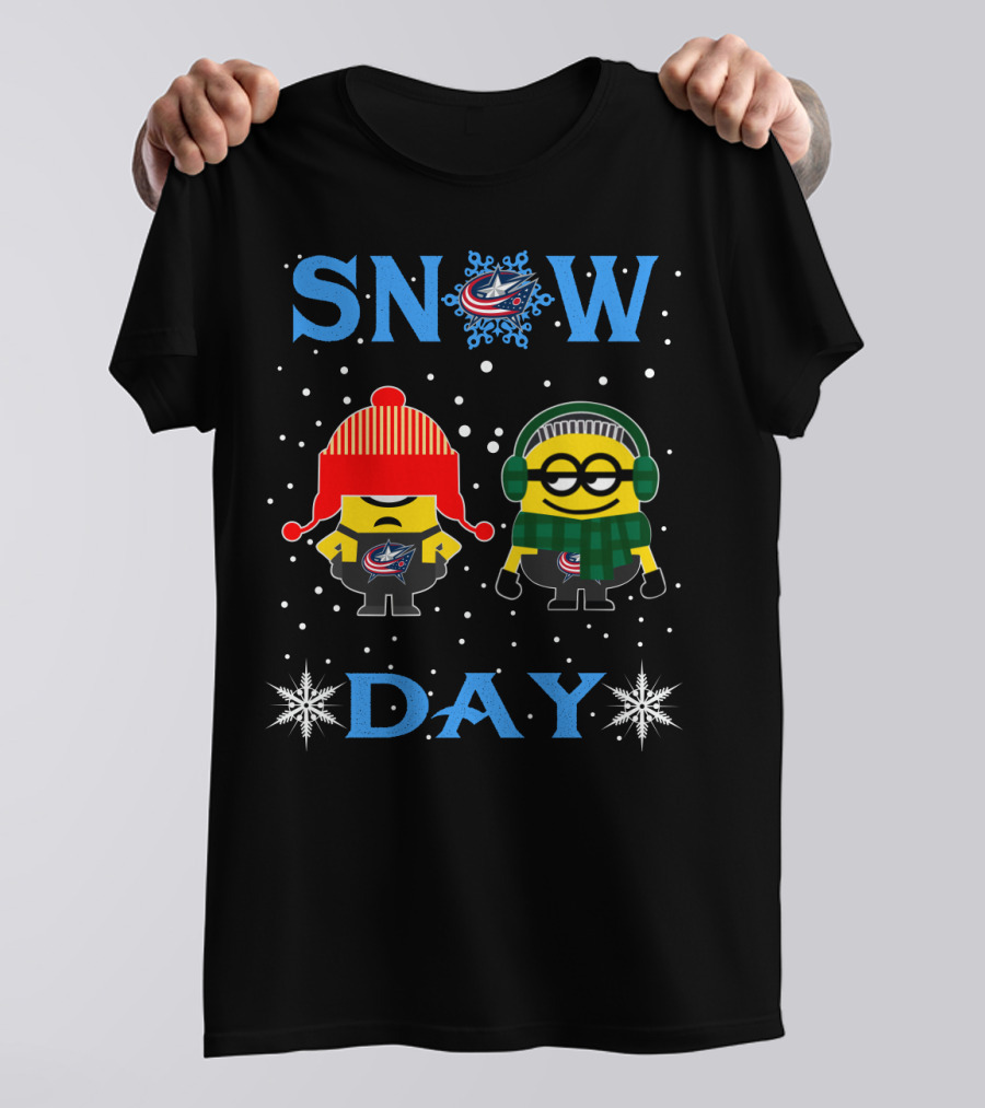 Snow Day For Columbus Blue Jackets Vs Minion With Winter Hats And Scarves T-Shirt