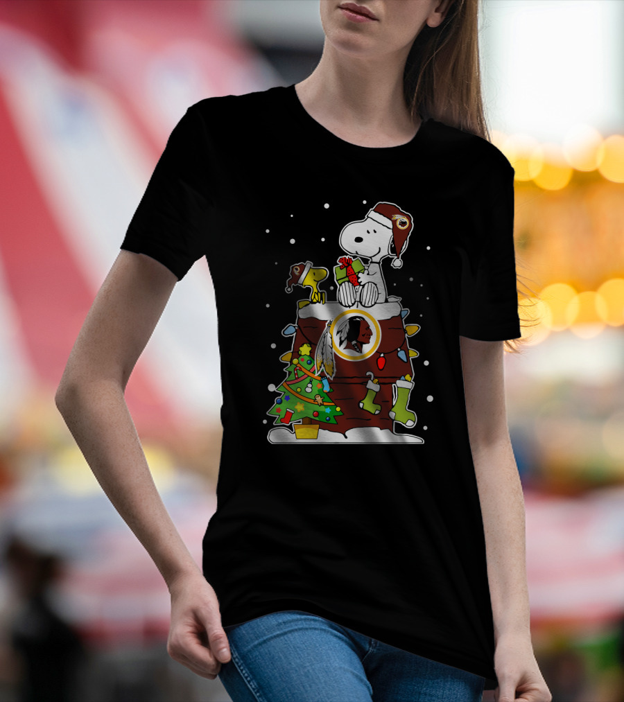 Washington Redskins Snoopy And Woodstock Christmas Theme T-Shirt