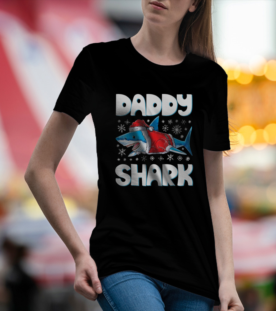 Daddy Shark Santa Hat Snowflakes Christmas T-Shirt