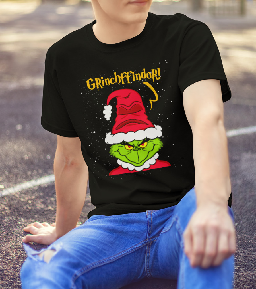 Grinche FFindor Grinch Santa Hat Snowflakes Christmas T-Shirt