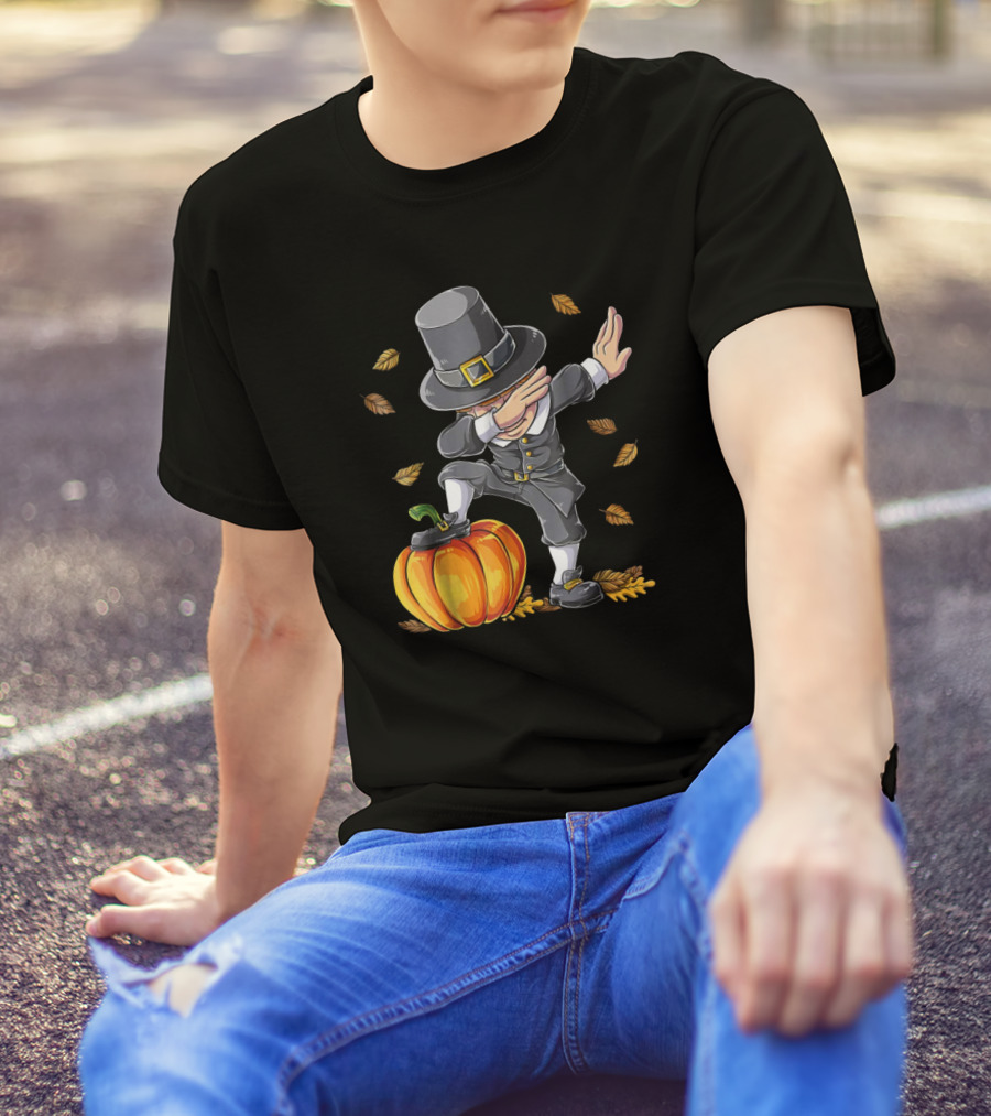Pilgrim Dabbing On Pumpkin With Falling Autumn Leaves T-Shirt