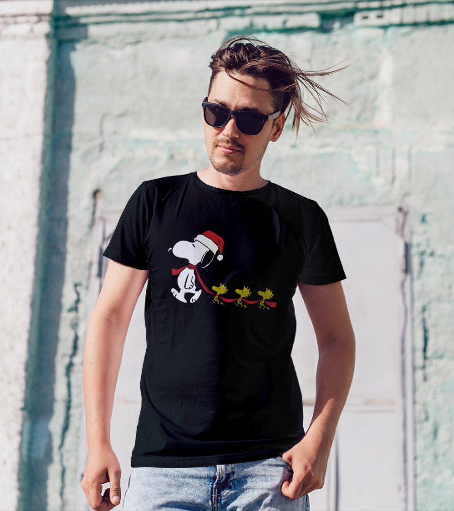 Snoopy Santa Hat Woodstock Parade Peanuts Christmas Holiday T-Shirt