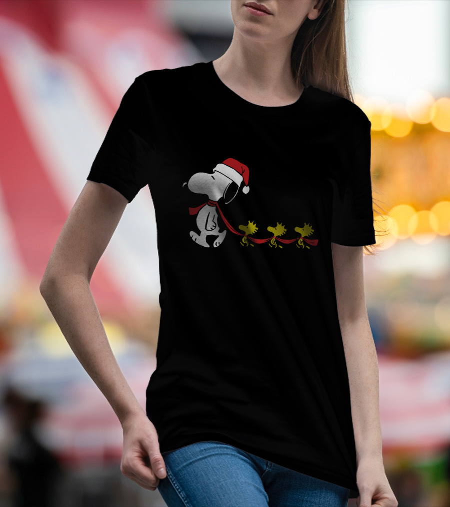 Snoopy Santa Hat Woodstock Parade Peanuts Christmas Holiday T-Shirt