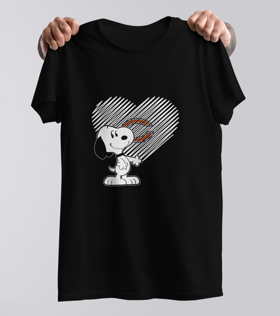 Snoopy Loves Chicago Bears Heart Design For Fans T-Shirt