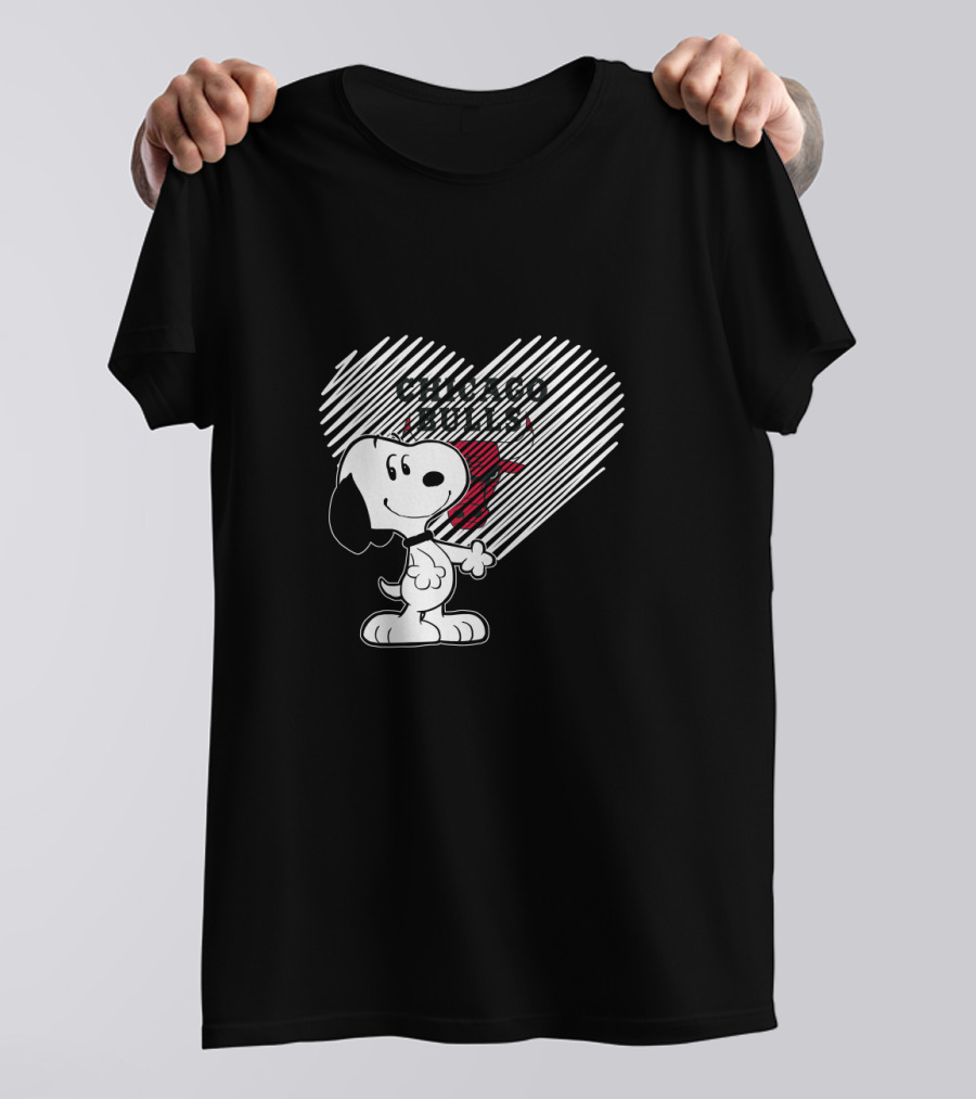Snoopy Heart Chicago Bulls Fans T-Shirt