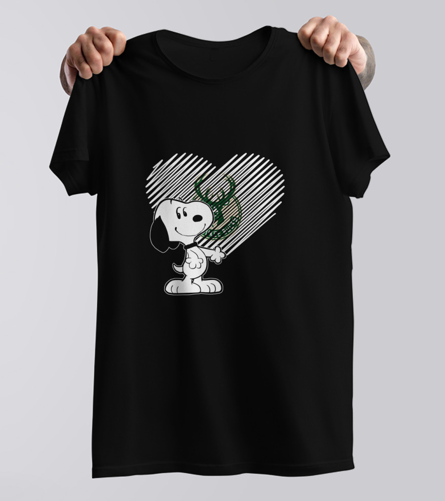 Snoopy Heart Milwaukee Bucks Fans T-Shirt