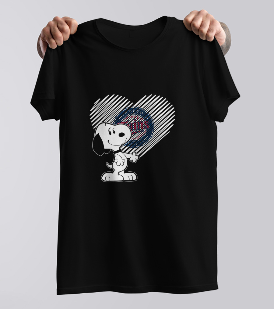 Snoopy Heart Minnesota Twins Baseball Fan Peanuts Charlie Brown MLB T-Shirt