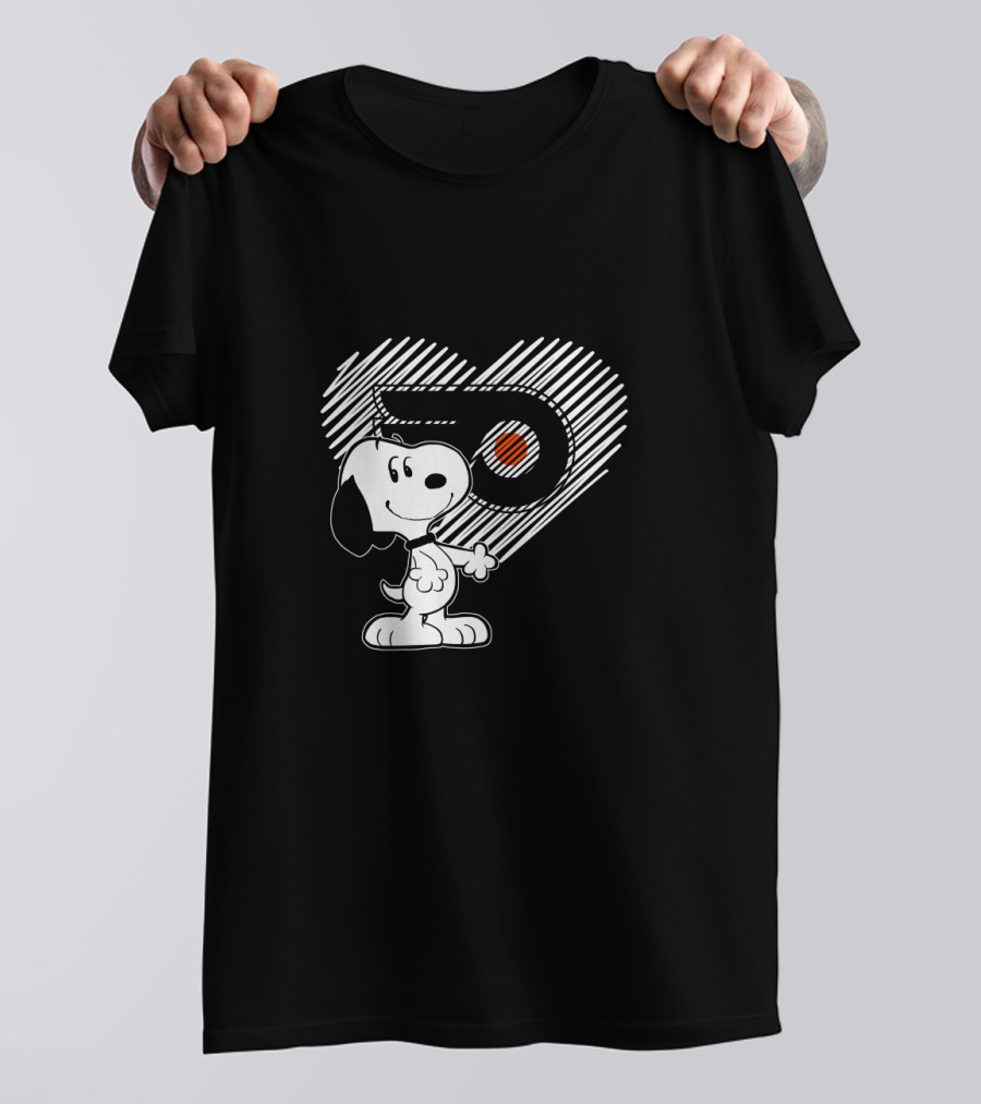 Snoopy Heart Philadelphia Flyers Love Peanuts Sports Collaboration T-Shirt