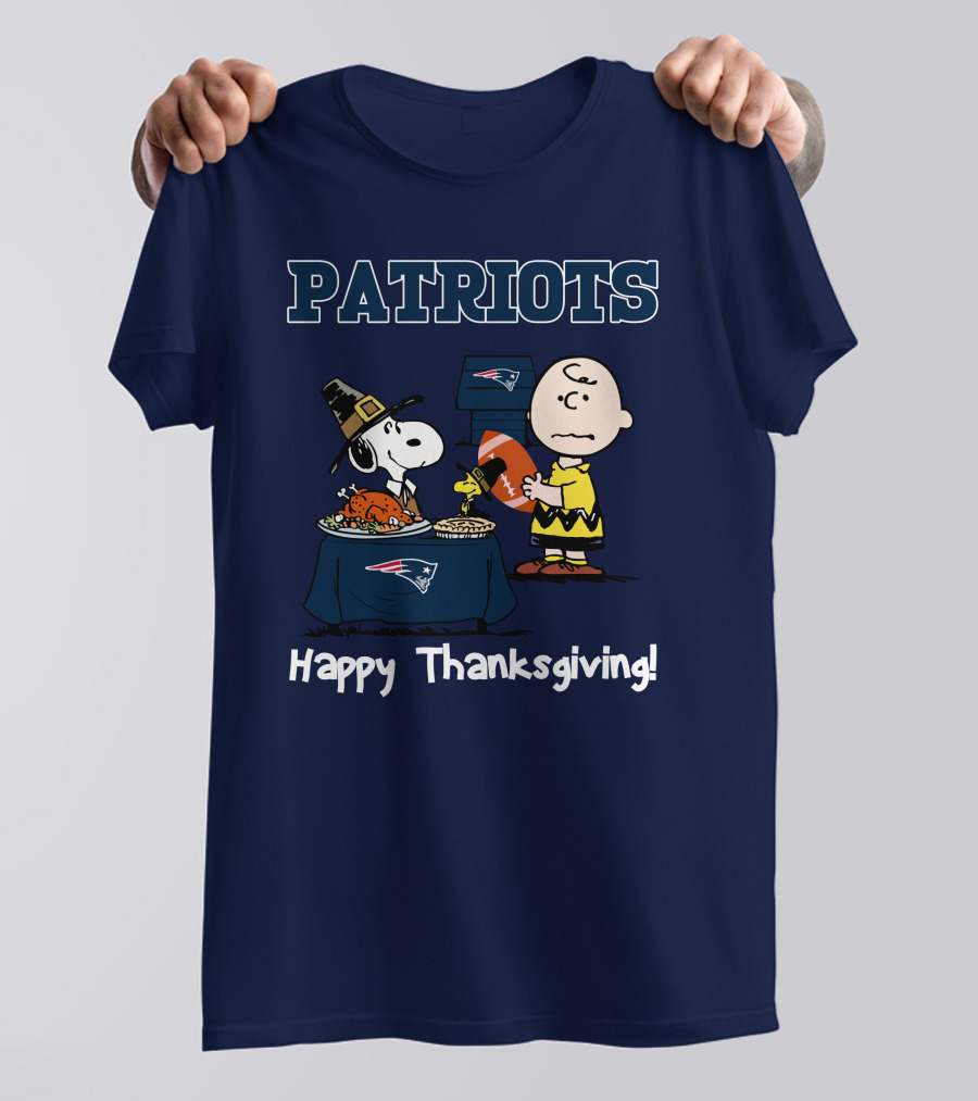New England Patriots Snoopy Charlie Brown Happy Thanksgiving Football T-Shirt