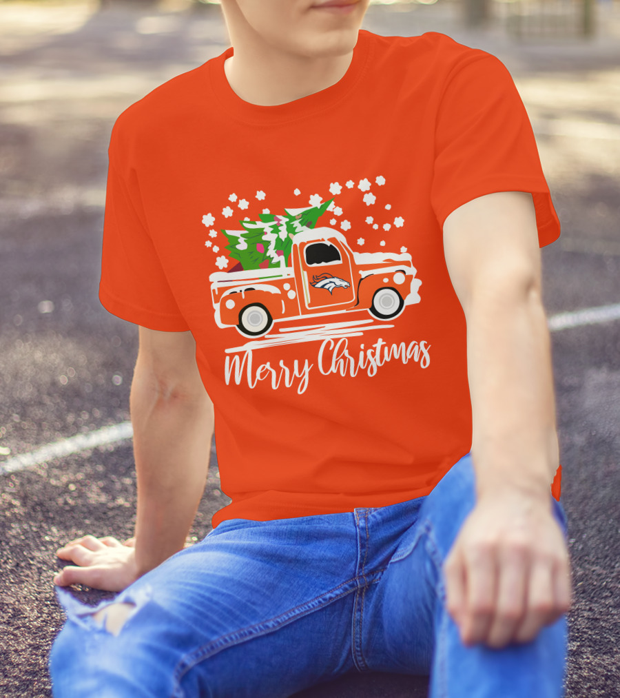 Denver Broncos Vintage Truck Merry Christmas Snowflakes T-Shirt