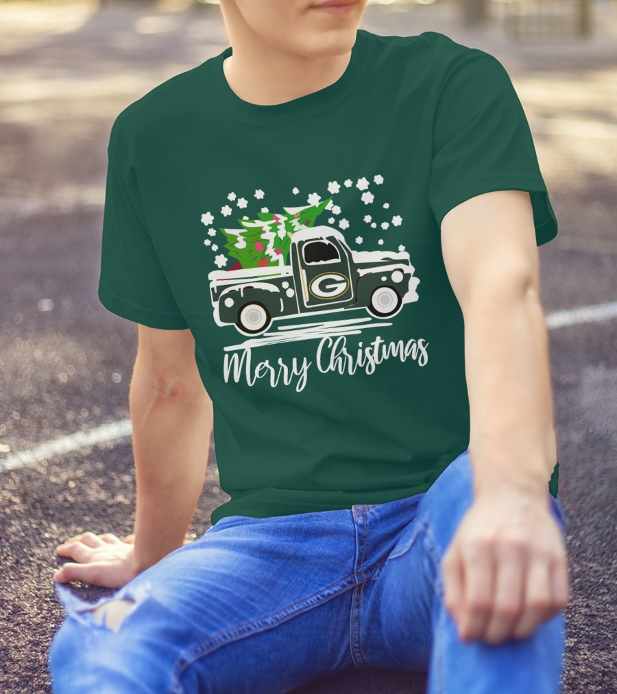 Green Bay Packers Vintage Truck With Christmas Tree Merry Christmas T-Shirt