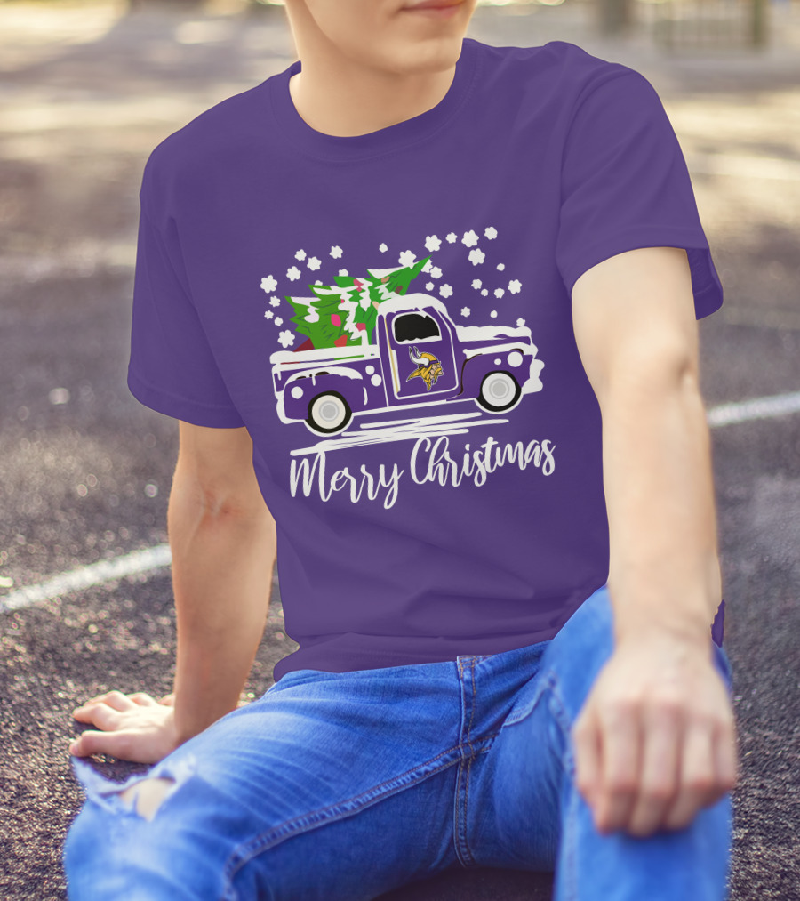 Merry Christmas Minnesota Vikings Vintage Car With Christmas Tree T-Shirt