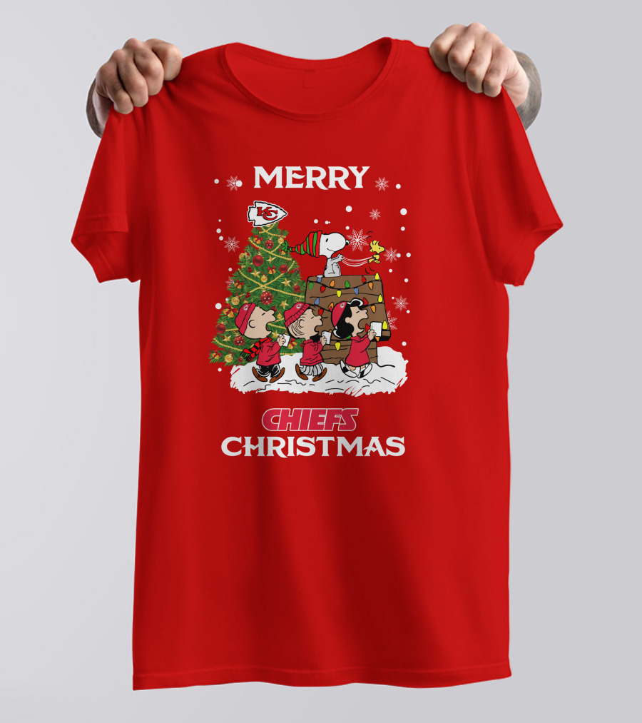 Kansas City Chiefs Merry Christmas Peanuts Tree Celebration T-Shirt