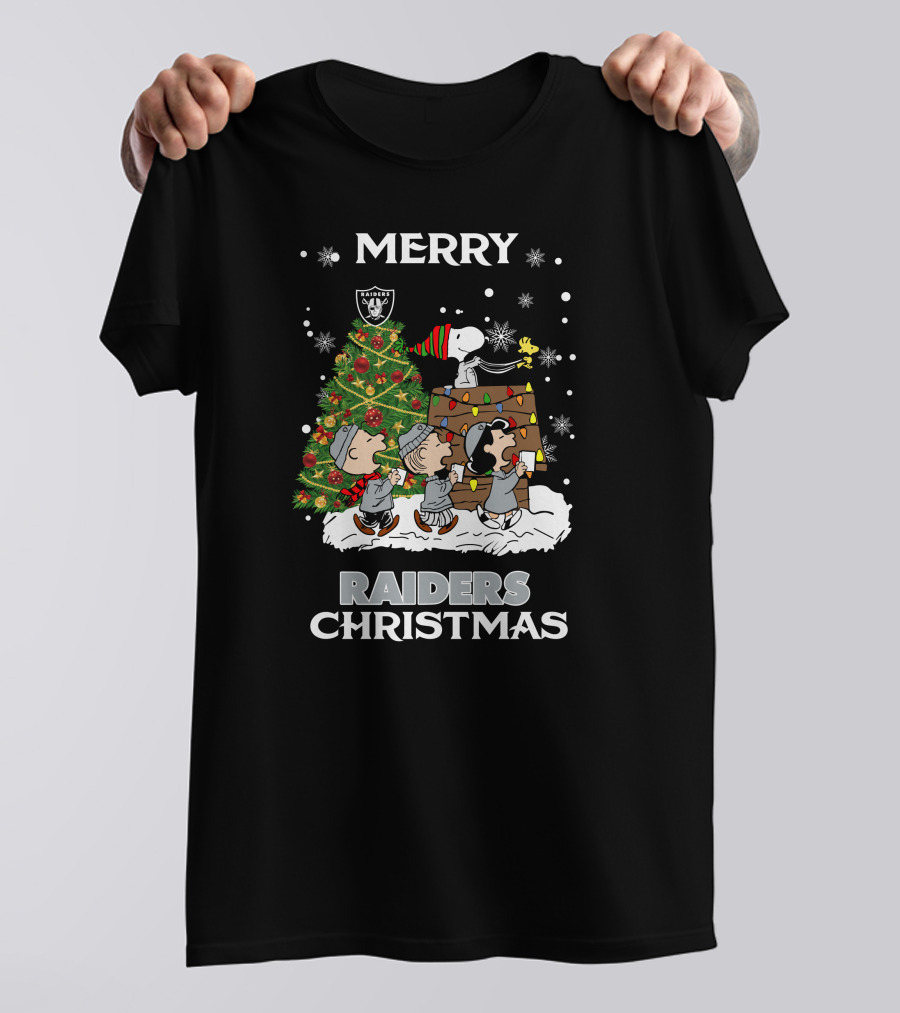 Merry Raiders Christmas Snoopy Peanuts Las Vegas Christmas Tree T-Shirt