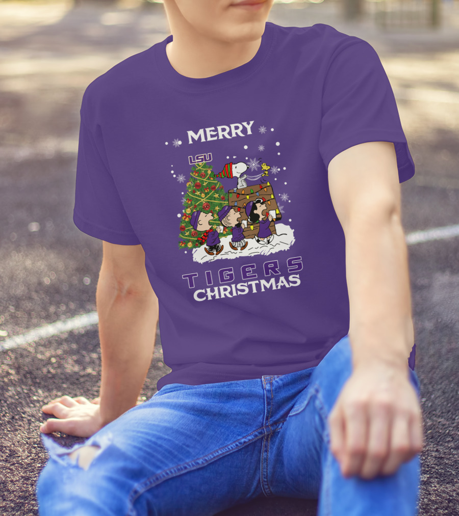 Lsu Tigers Merry Christmas Snoopy Christmas Tree Peanuts T-Shirt