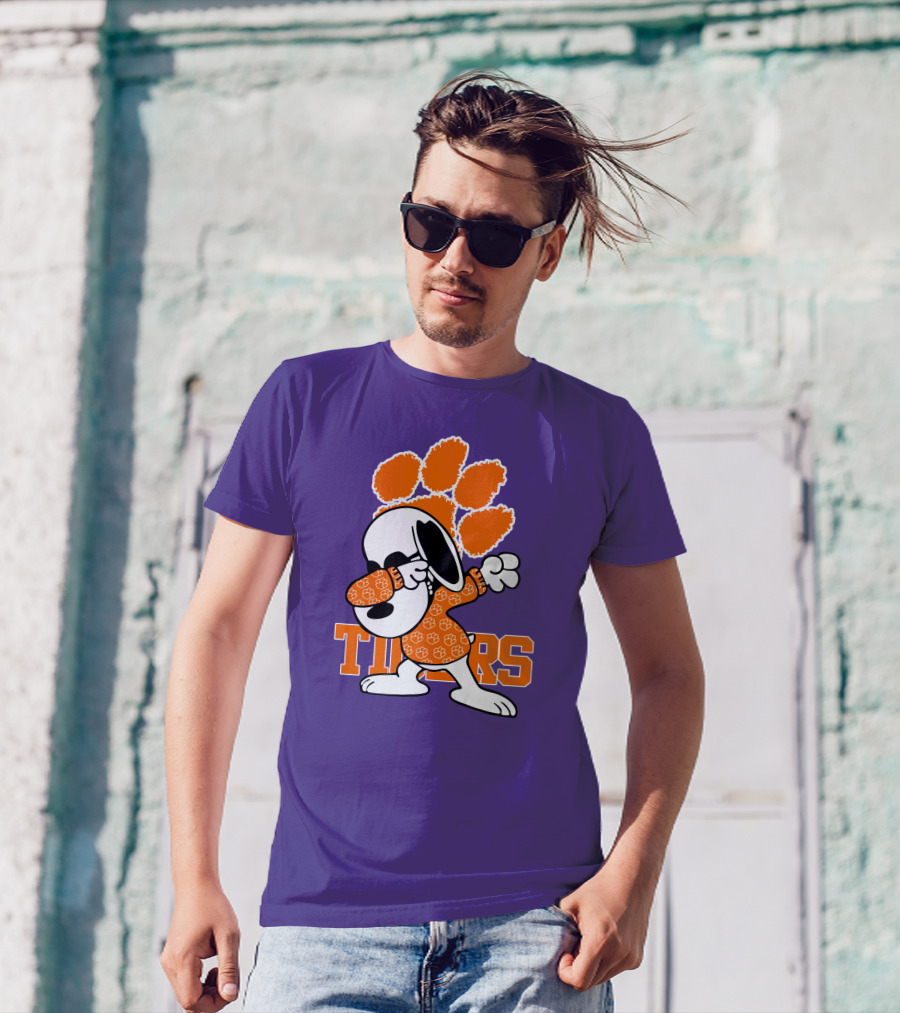 Snoopy Dabbing Clemson Tigers Paw Prints T-Shirt