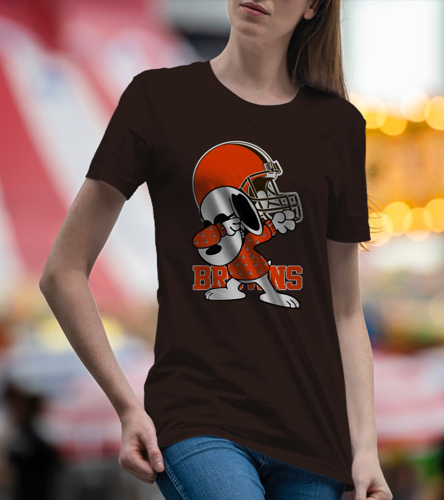 Cleveland Browns Snoopy Dabbing Football Helmet T-Shirt