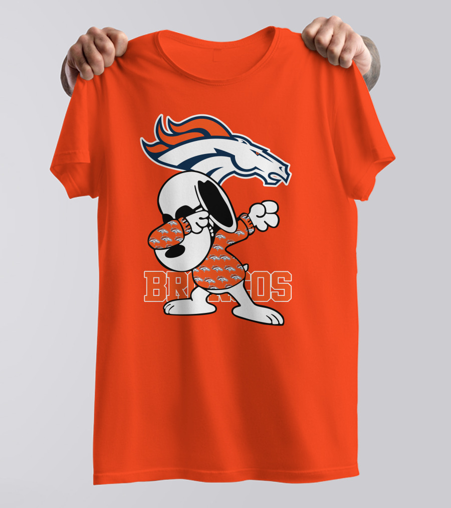 Denver Broncos Snoopy Dabbing Broncos T-Shirt