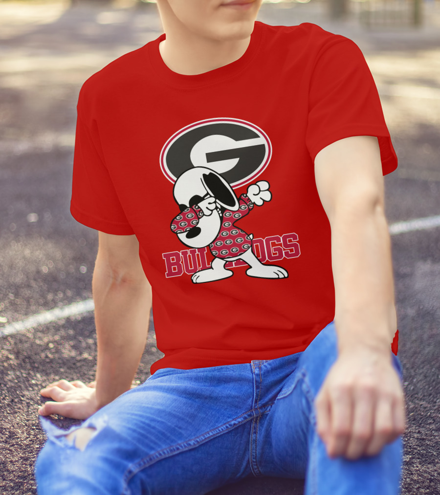 Georgia Bulldogs Snoopy Dabbing University Of Georgia T-Shirt