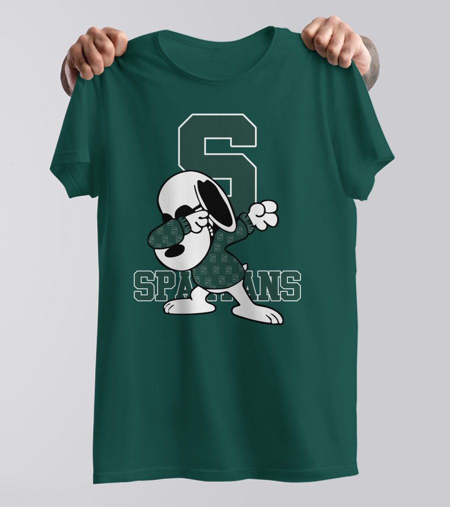 Michigan State Spartans Snoopy Dabbing Football Cartoon Peanuts T-Shirt